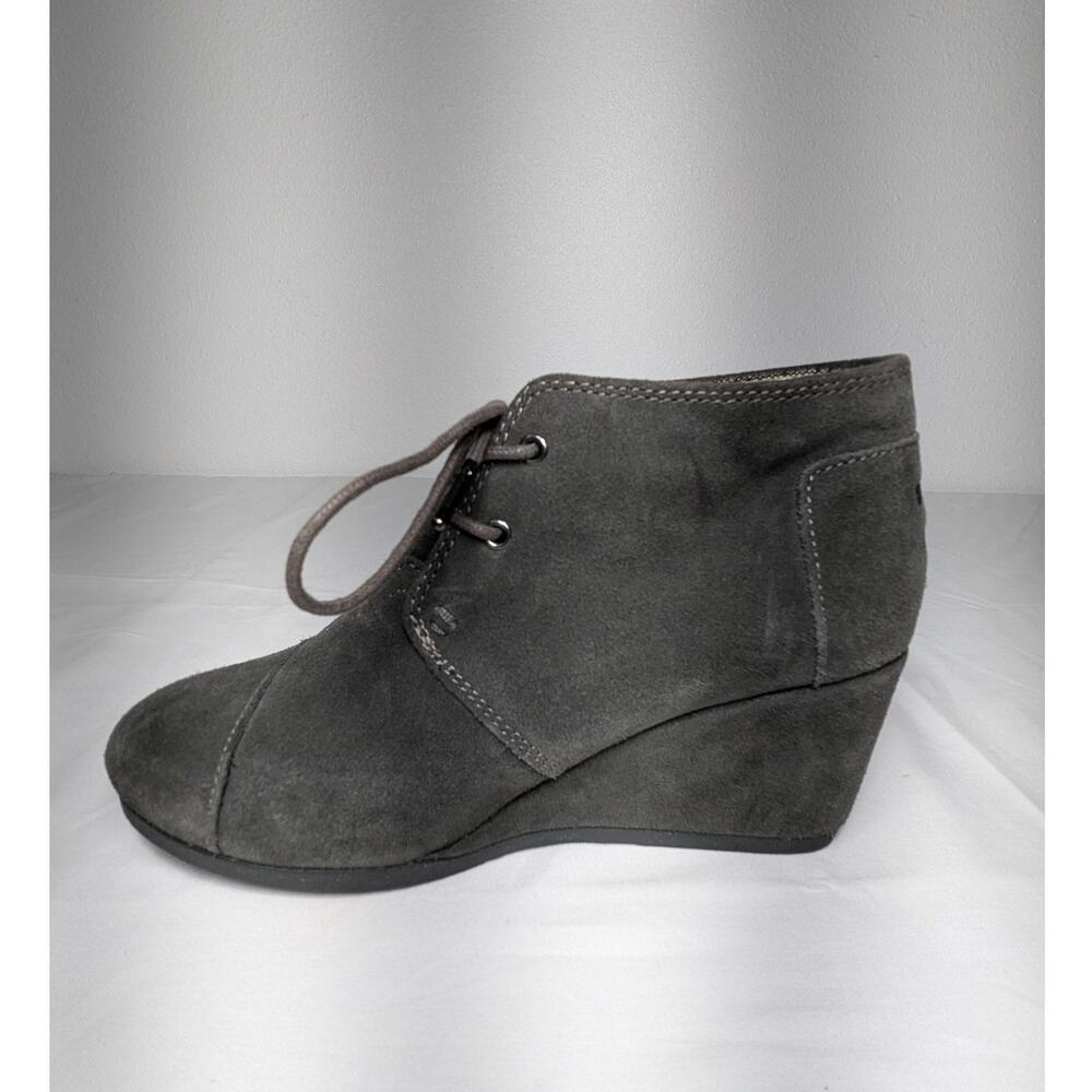 Toms Desert Boots Women's Size W7 Gray Suede Heel Wedge Ankle Bootie Casual